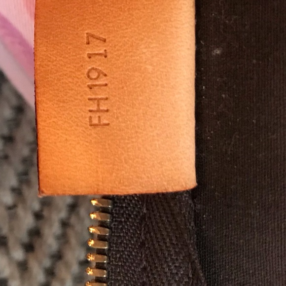 RARE! LOUIS VUITTON VINTAGE PULLMAN RARE! RARE! STEAL OF A PRICE!! - Picture 6 of 8